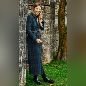 Faherty Legend sweater maxi dress in blackwatch plaid